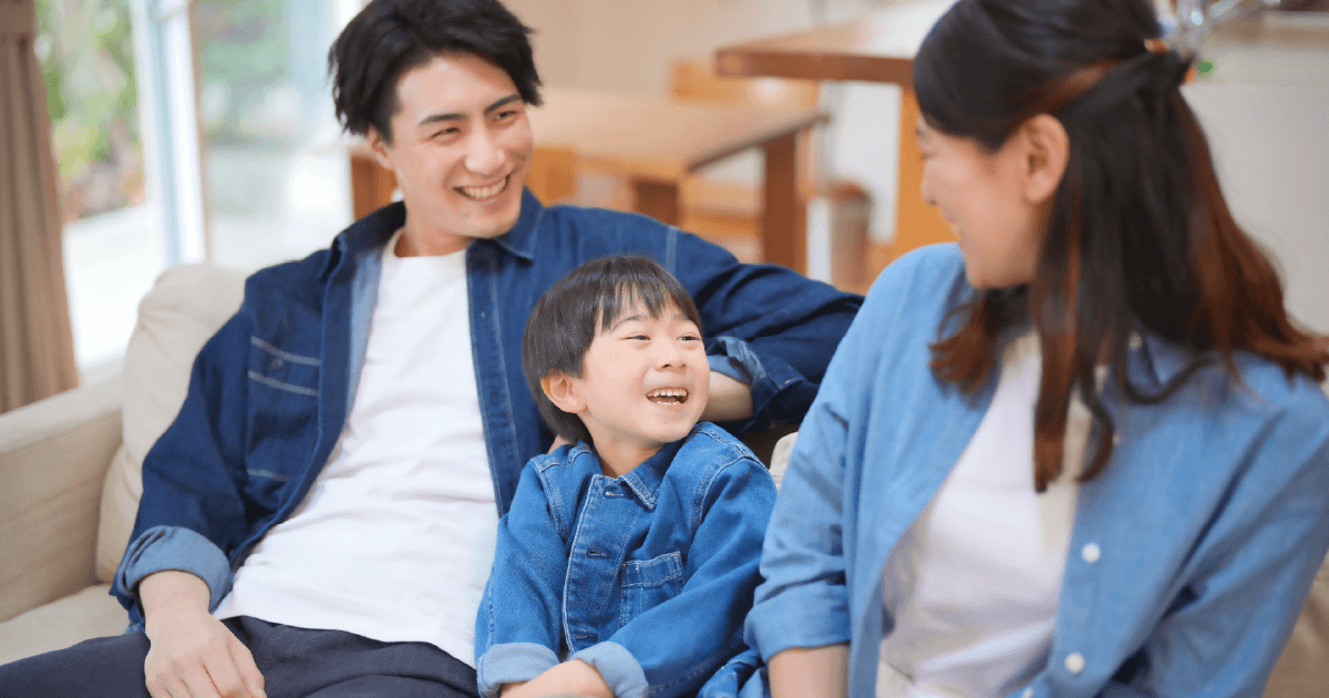夫婦と小さい子供
